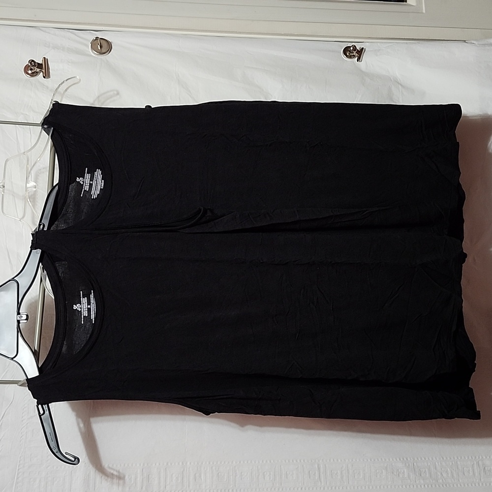 NWOT 2 Women's sleeveless tees